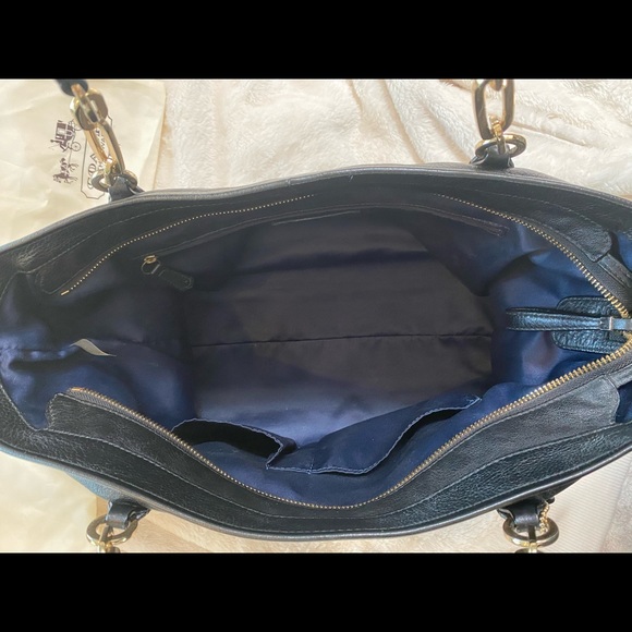 Coach - Picture 8 of 9